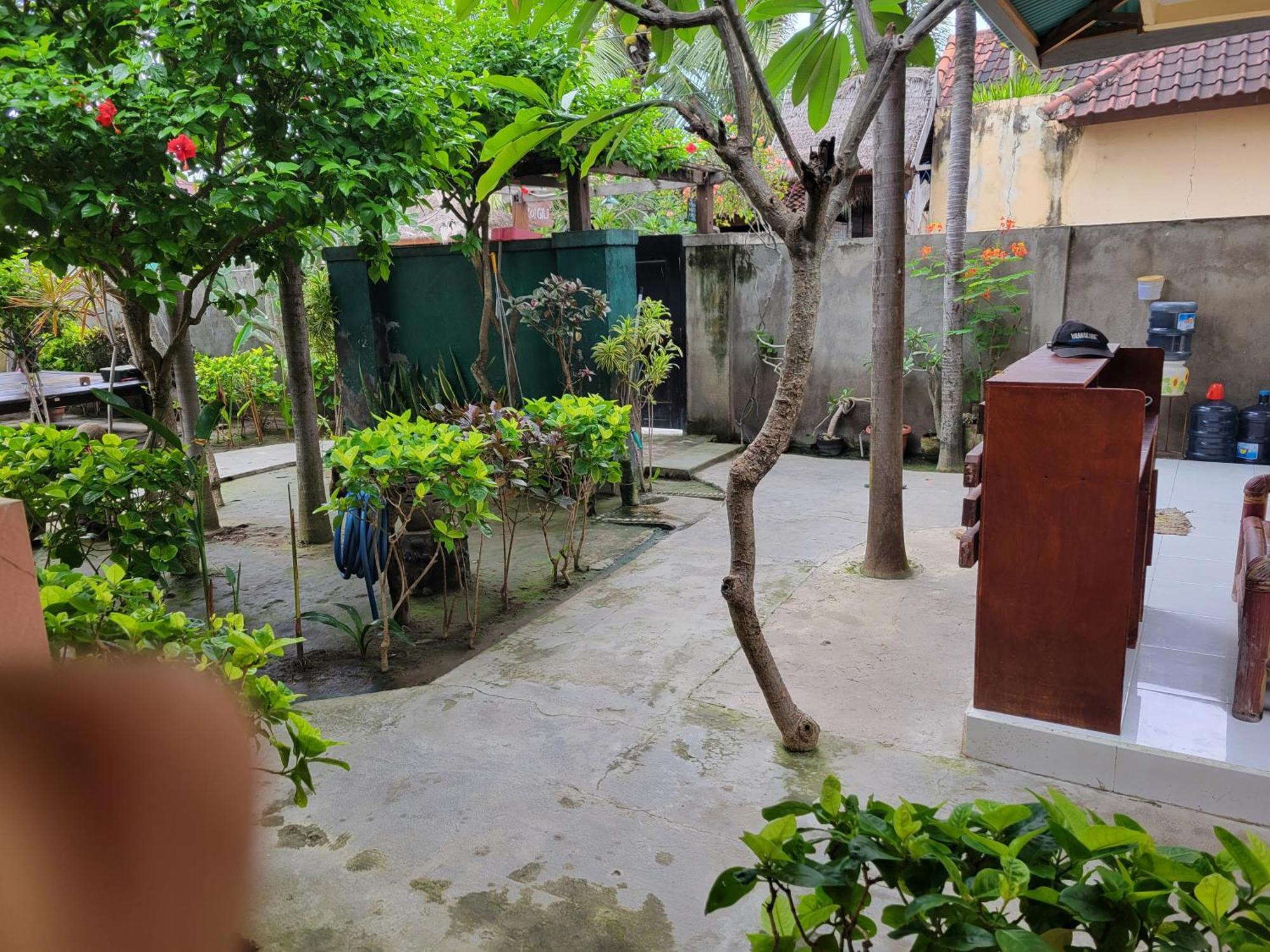 Koi Gili Guest House กีลีตราวางัน ภายนอก รูปภาพ
